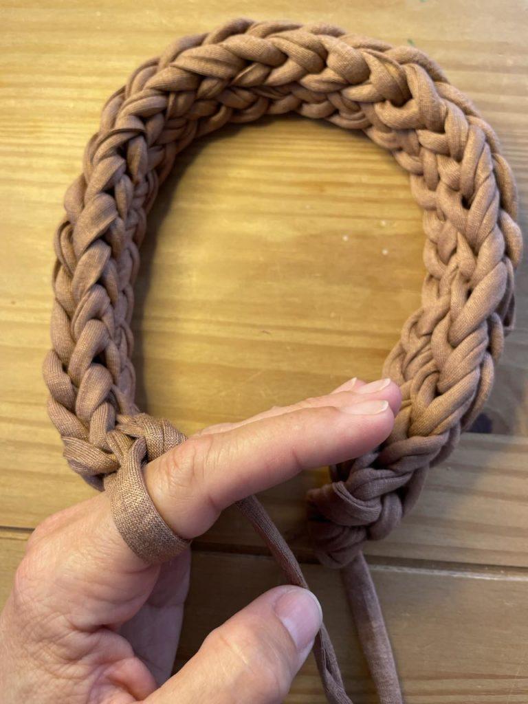 Finger knitting a necklace with T Shirt yarn